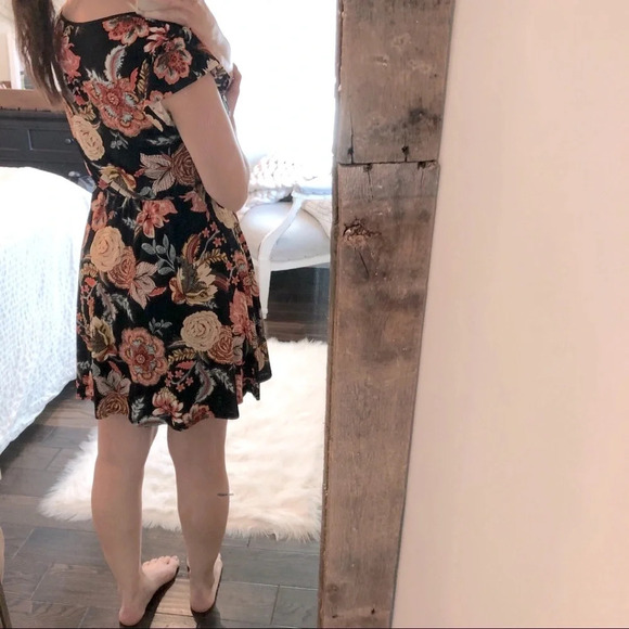 Xhilaration xsmall Flirty floral wrap style dress - Picture 4 of 5